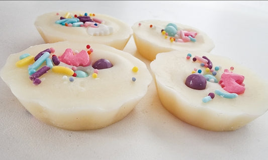 Lets talk about the Birthday cake and Bakewell tart wax melts